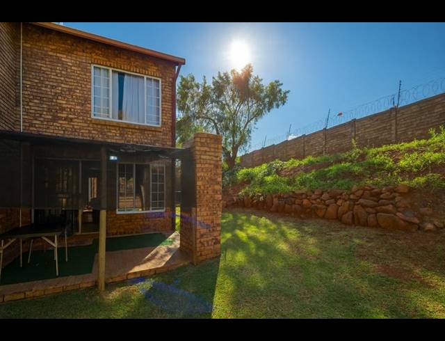 2 BEDROOM TOWNHOUSE FOR SALE IN FAERIE GLEN